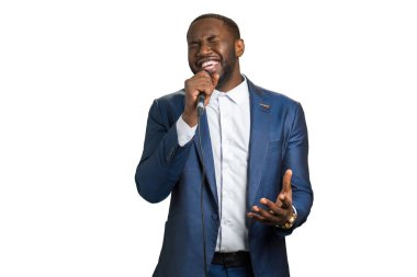 Afroamerican şarkıcı perfoming Studio.