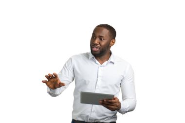 Konuşma ve el hareketi başarılı bir iş adamı.