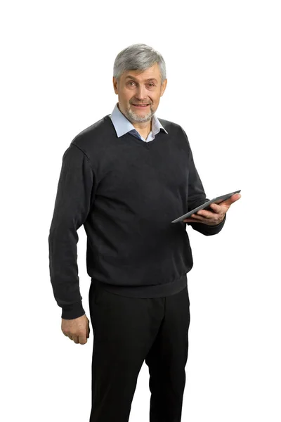 Reifer Mann mit digitalem Tablet. — Stockfoto