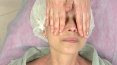 Lenfatik yüz Masaj.