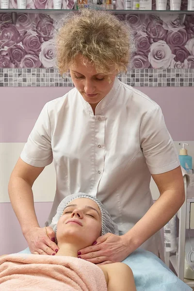 Young woman, neck massage. — Stock Photo, Image