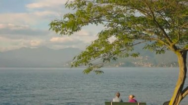 Suya yakın tezgah Çift.