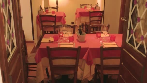 Tables dans le restaurant . — Video