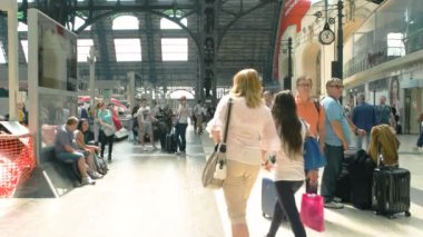 Hareketli demiryolu İstasyonu, gün.