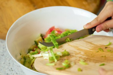 kıyılmış yeşil soğan.