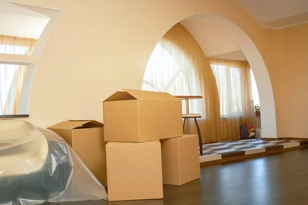 Cardboard boxes indoors. — Stock Photo, Image