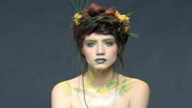 Doğa makyaj sanat, genç kadın.