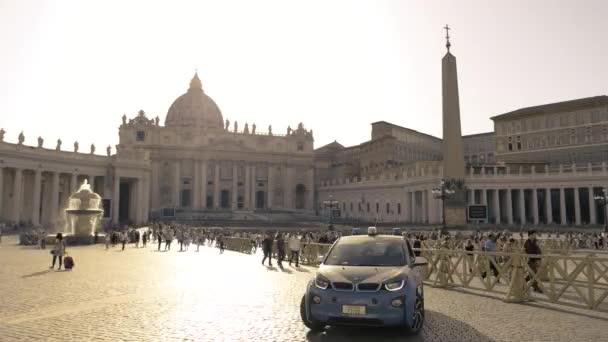 Stadtplatz und Menschen, vatican. — Stockvideo