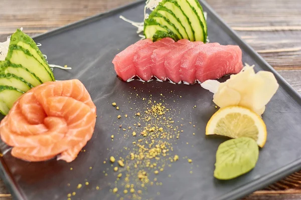 Set de sashimi de salmón y atún . — Foto de Stock
