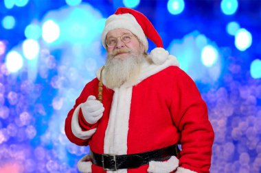 Boru yukarı seyir ile Santa.