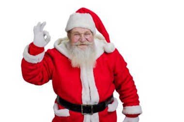 Neşeli Noel Baba adam ok işaret gösteren.