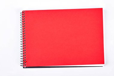 Spiral cilt defter, beyaz arka plan.