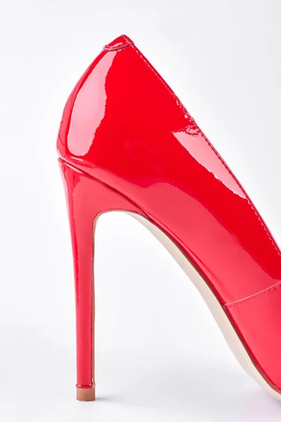 红色女性高跟鞋在外形. — 图库照片