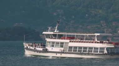 Lake Maggiore teknede turizm.