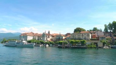 Tourist boat, Isola Bella.