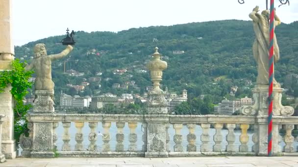 Isola bella Statuen. — Stockvideo