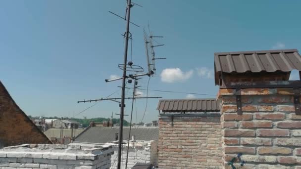 Kasabada TV anteni. — Stok video