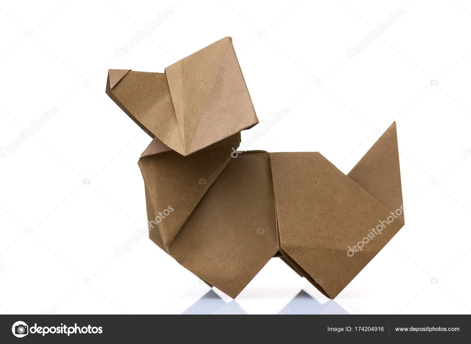 Origami Hund Auf Weißem Hintergrund Stockfoto Denisfilm