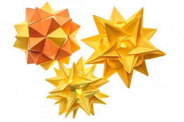 Stellated origami topları kümesi