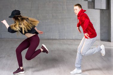 Hareket usta hip-hop dansçıları.
