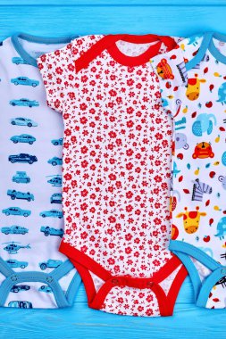 En kaliteli bebek yaz bodysuits.