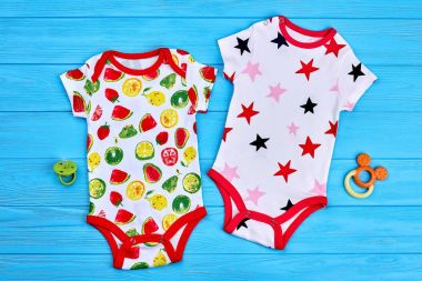 Zarif tasarım pamuk bebek bodysuits.