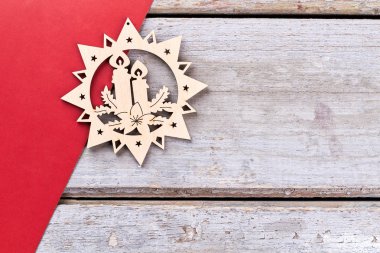Ahşap Noel dekorasyonu, kopya alanı oyulmuş.