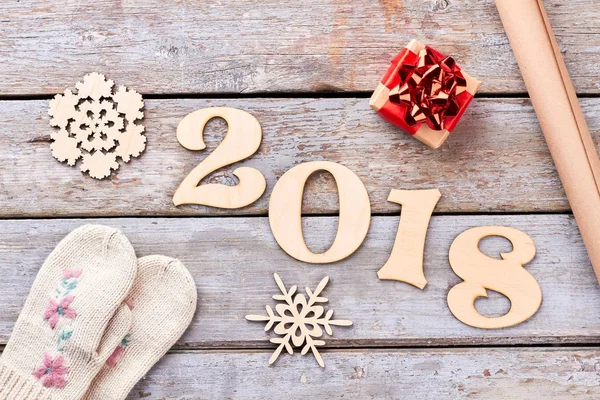 Yeni yıl 2018 ahşap el yapımı süs.