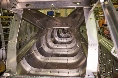 Hafif uçak gövde bölümü, atölye.