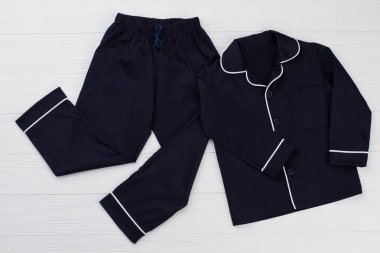 Genç çocuk için klasik pijama