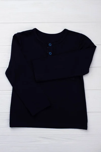 Black long sleeve t-shirt