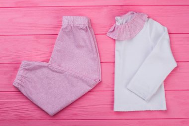 Pembe ve beyaz pijama set