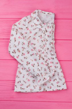 Çiçek desenli beyaz tunik