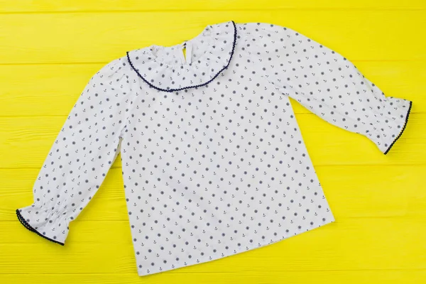 Witte blouse met zeeman patroon — Stockfoto