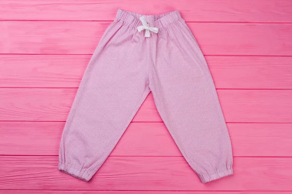 Pantalones rosados con patrón fino — Foto de Stock