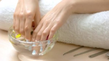 Eller kaplıca tedavisi prosedürü.