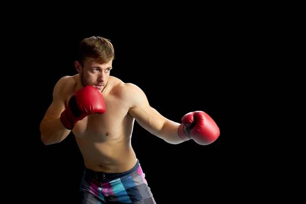Boxer focado em um alvo — Fotografia de Stock