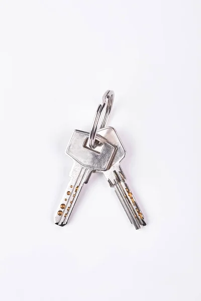 A gyűrű két fém kulcsok. — Stock Fotó