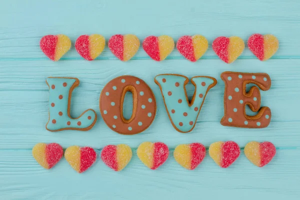 Λέξη αγάπη από ψημένα μπισκότα. — Φωτογραφία Αρχείου