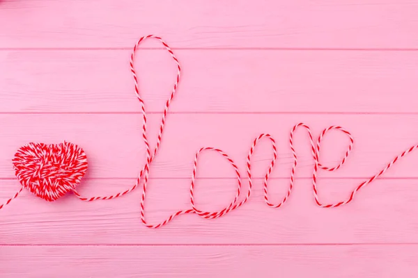 Λέξη αγάπη φτιαγμένο από κορδόνι. — Φωτογραφία Αρχείου