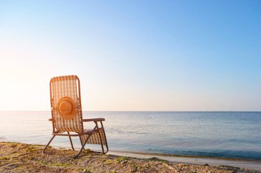 Tropikal plaj şezlong, yatay.