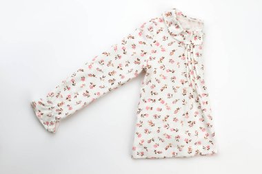 Pijama üst ikiye katlanmış