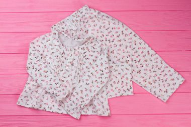 Tatlı için ayarla pijama