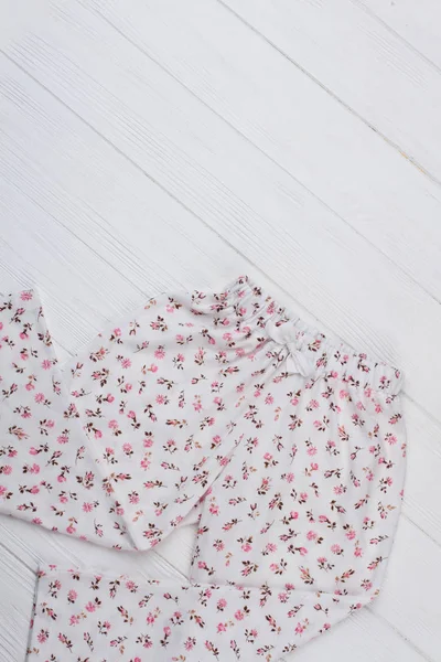 Sovplagg byxor för liten flicka — Stockfoto