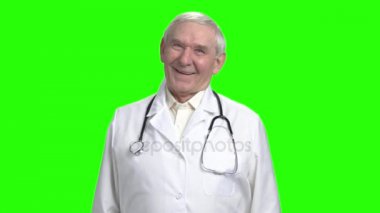 Yaşlı doktor kahkahalarla gülmekten.