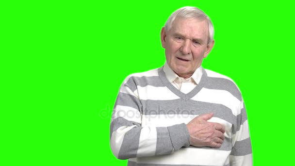Starý muž má srdeční záchvat. — Stock video