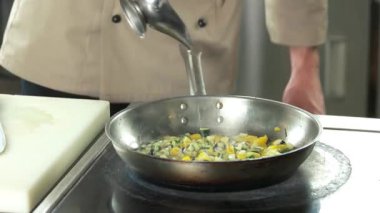 Şef kızartma sebze.