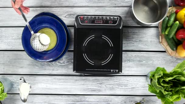 Mesa de cozinhar, sopa de creme . — Vídeo de Stock