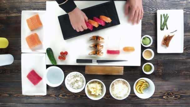 Matlagning tabell, sushi. — Stockvideo