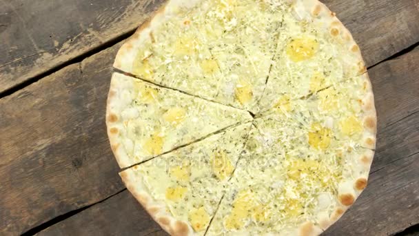 Four cheese pizza. — Stock Video